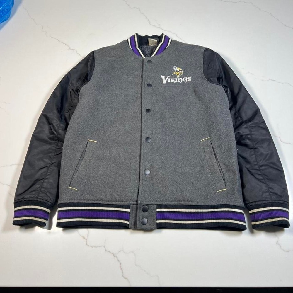 NFL Team Apparel Vikings Varsity Jacket Mens Medium Grey Black Excellent Wool